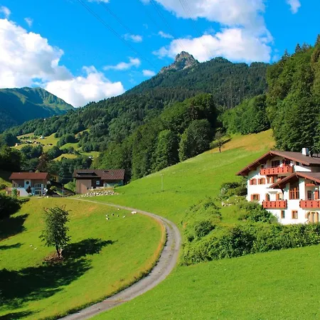 Haus Kleiner Turm Lägenhet Schruns